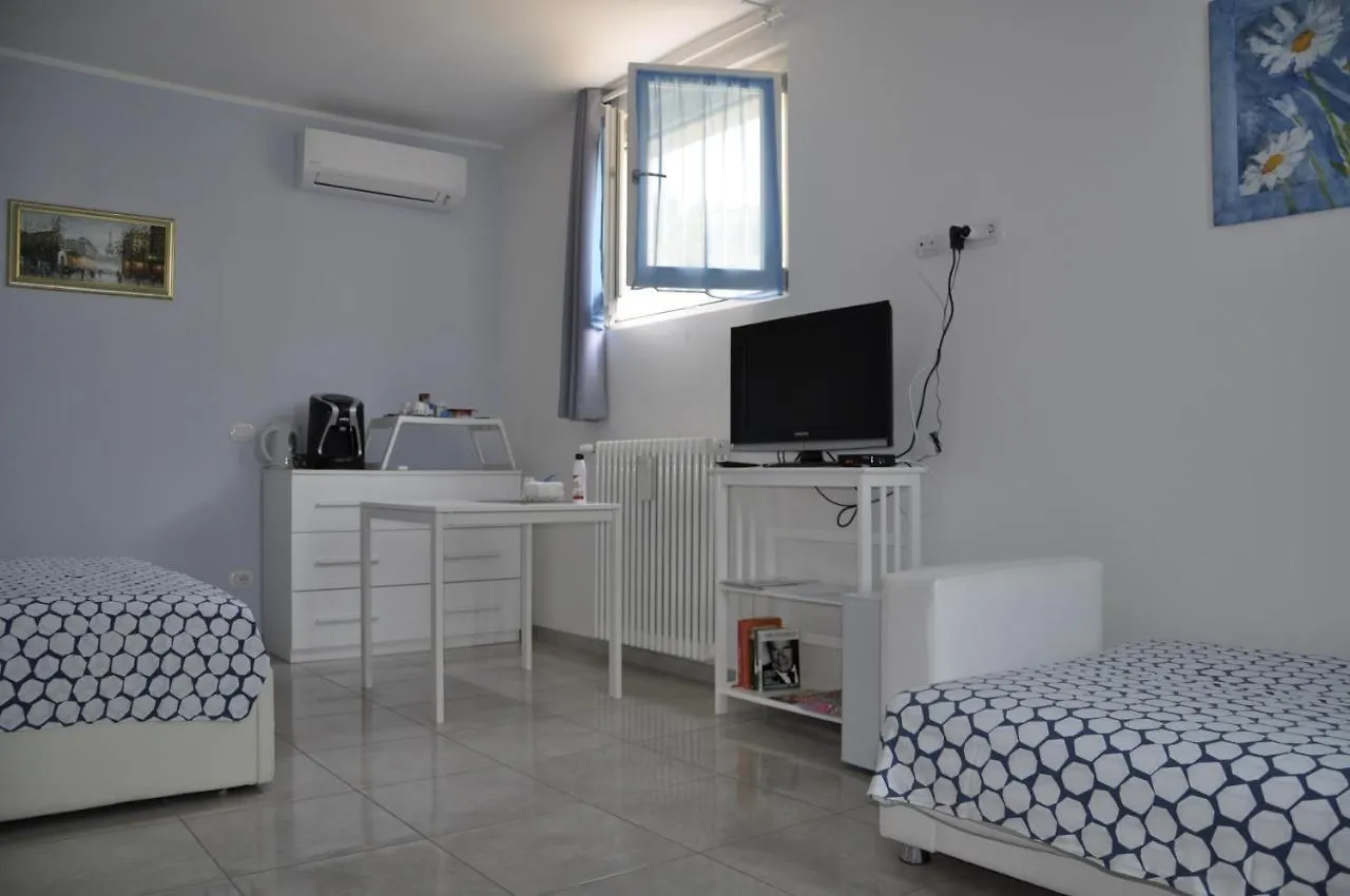 Bed and Breakfast La Casa Dei Nonni Felegara 0*,
